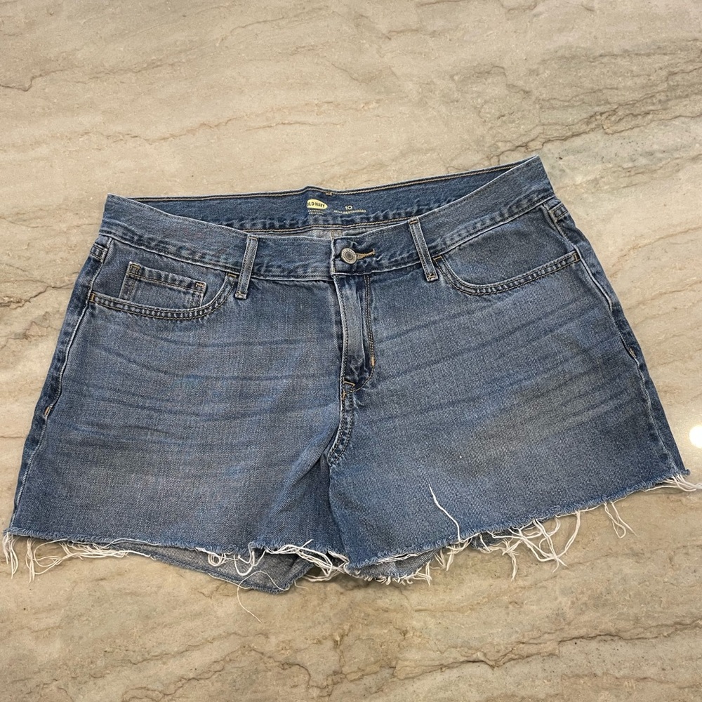 Old Navy womens Jean denim shorts 10 regular 3 inch inseam distressed edges